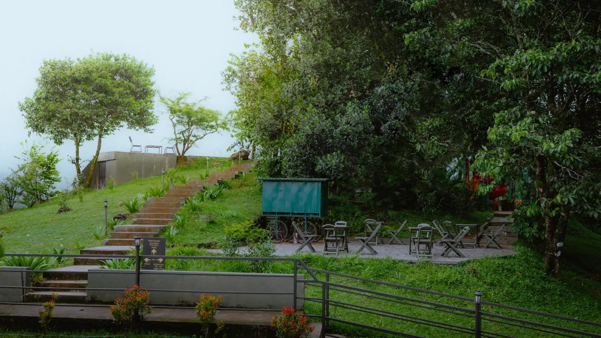 Haze And Kites Resort Munnar India