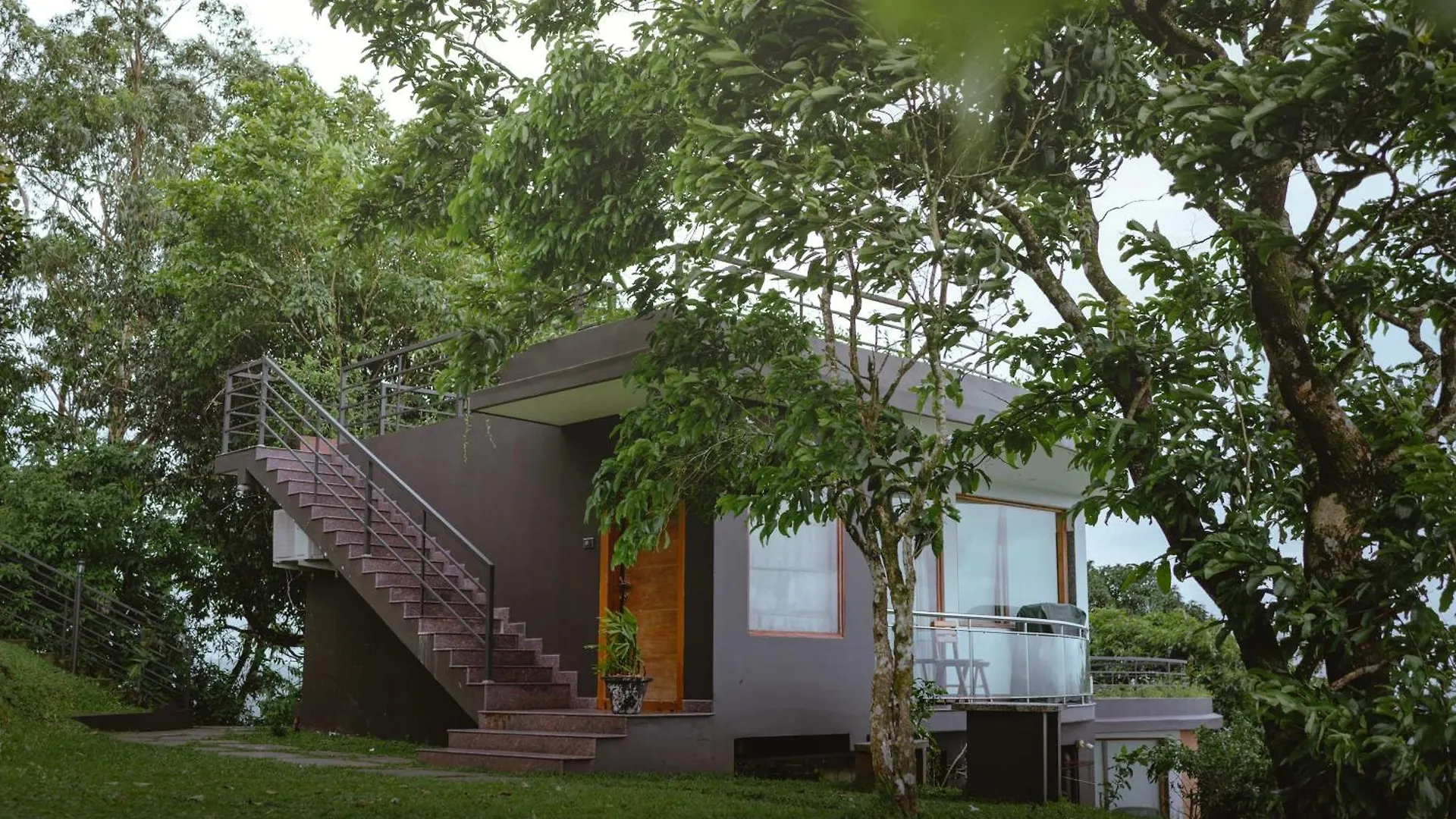 Haze And Kites Resort Munnar